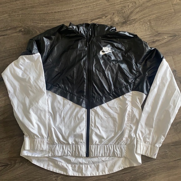 Nike windbreaker size Large